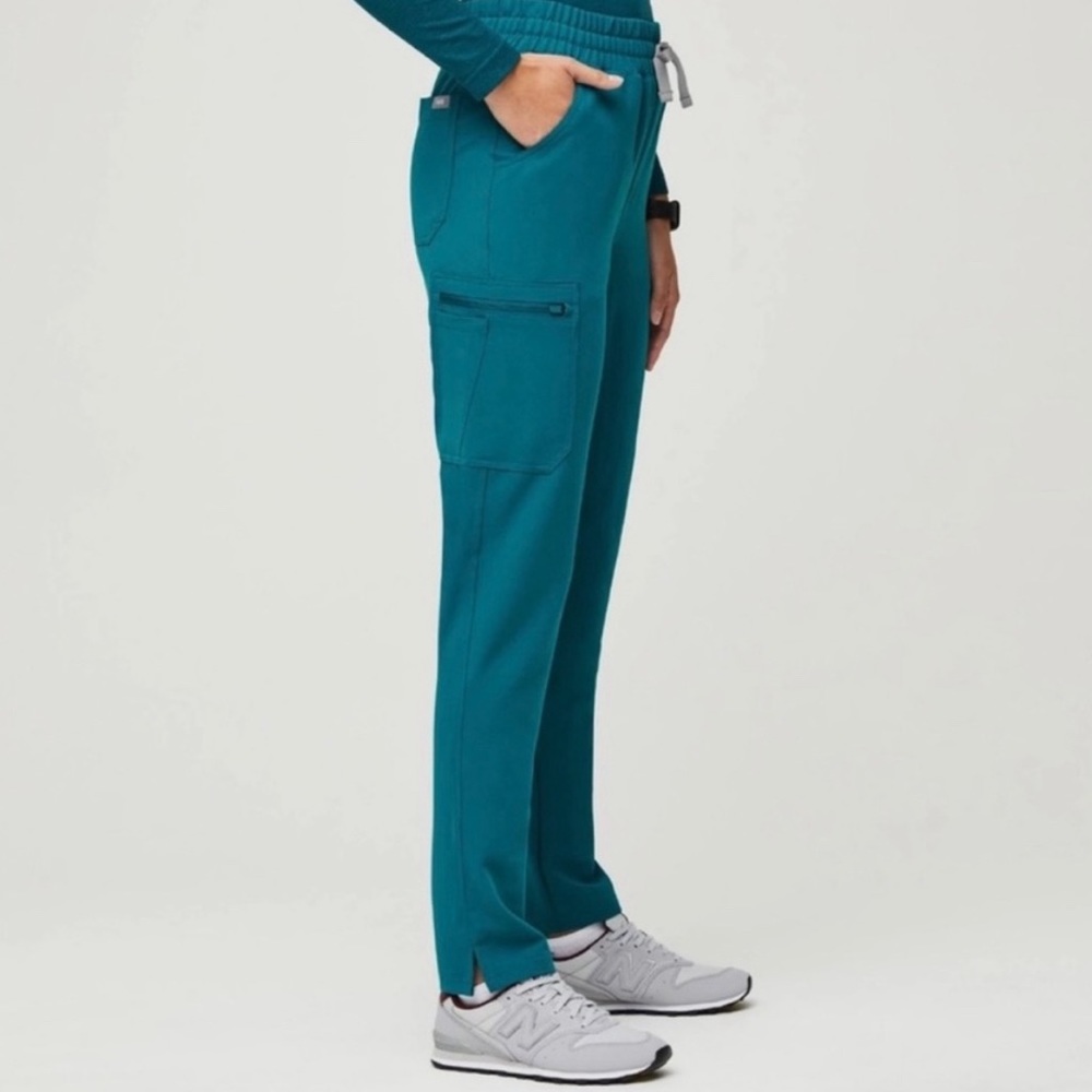 FIGS | PACIFIC BLUE | YOLA SHORT